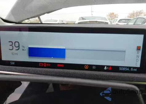 2022 Ford Mustang Mach-E Premium z USA, uszkodzony, nr VIN 3FMTK3R74NMA45953